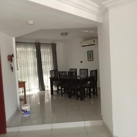Tricia'S Place - One Family At A Time Apartment Акра Екстериор снимка