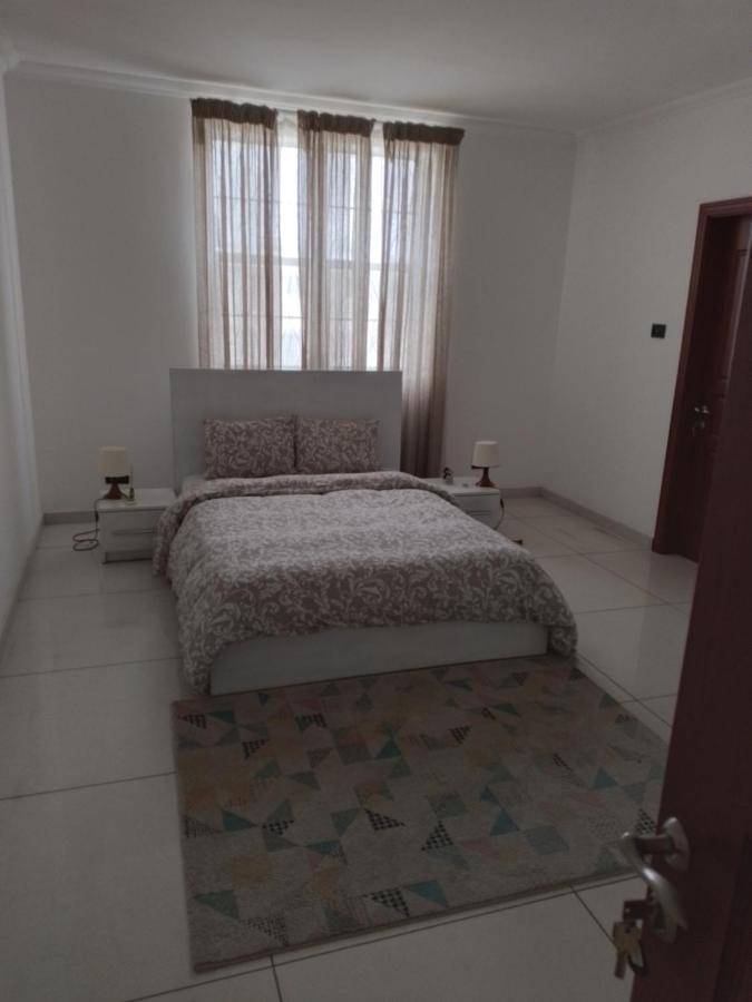 Tricia'S Place - One Family At A Time Apartment Акра Екстериор снимка