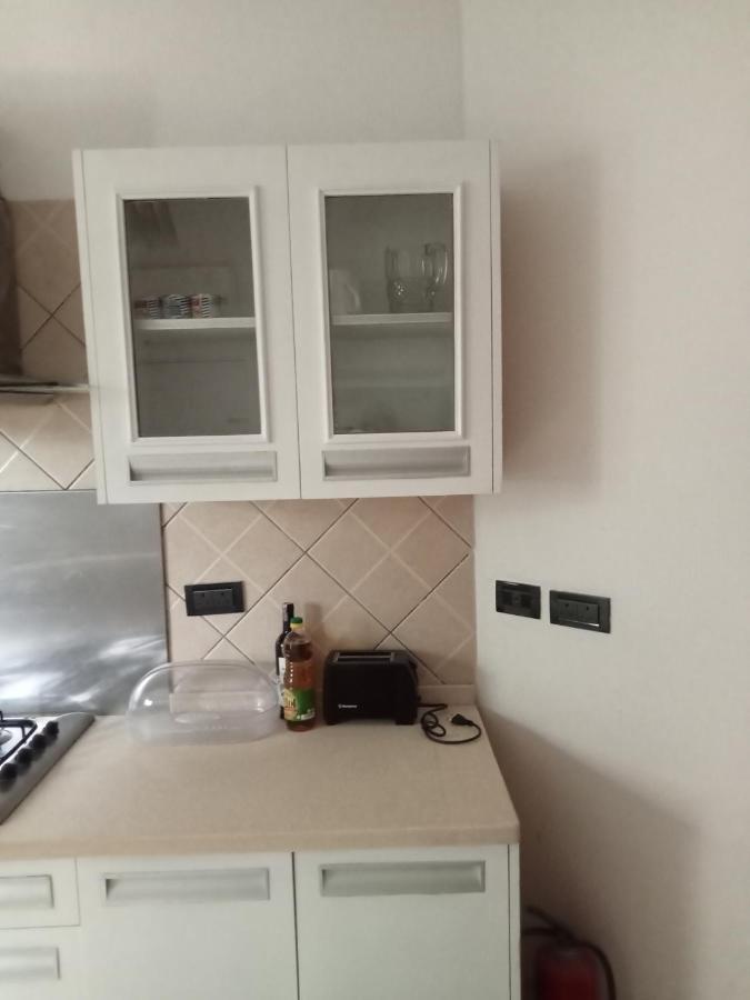 Tricia'S Place - One Family At A Time Apartment Акра Екстериор снимка